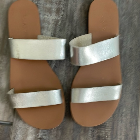 J.Crew Malta metallic silver 2 strap leather flat slide sandal size 7 - Picture 1 of 7